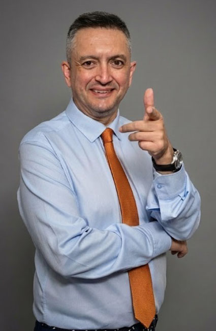 Giáo viên Akis